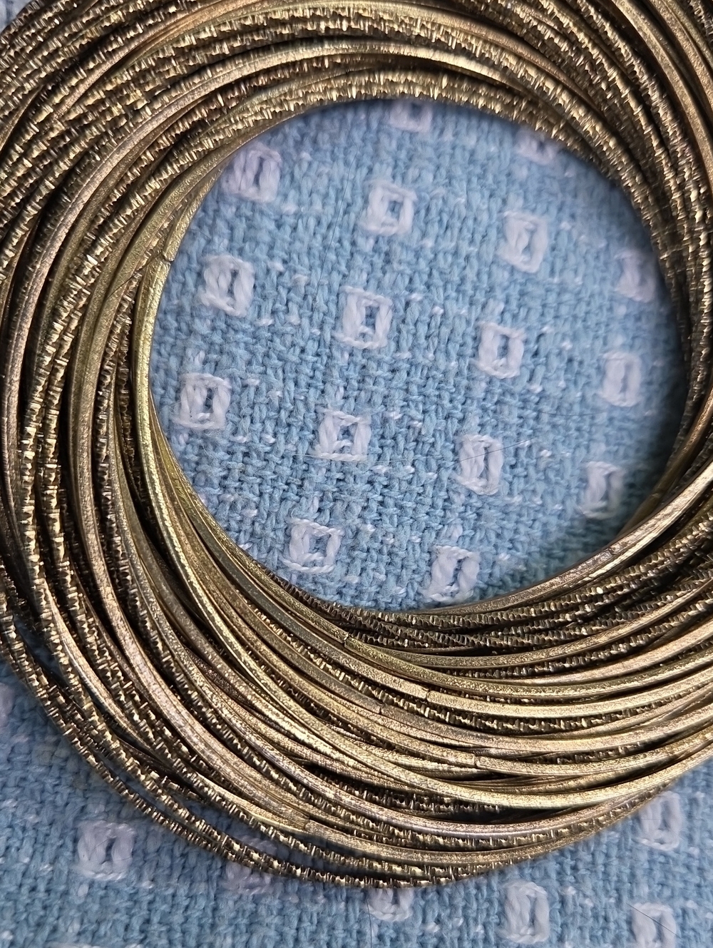 Multi-Strand Stack Of 80 Single Interlocking Bracelets. - Picture 3 of 11